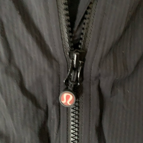 Lululemon ruched front zip up nylon jacket EUC - Picture 4 of 7